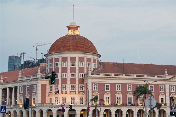 BNA instaura processos contra bancos e respectivos gestores que "alimentavam" mercado paralelo de divisas